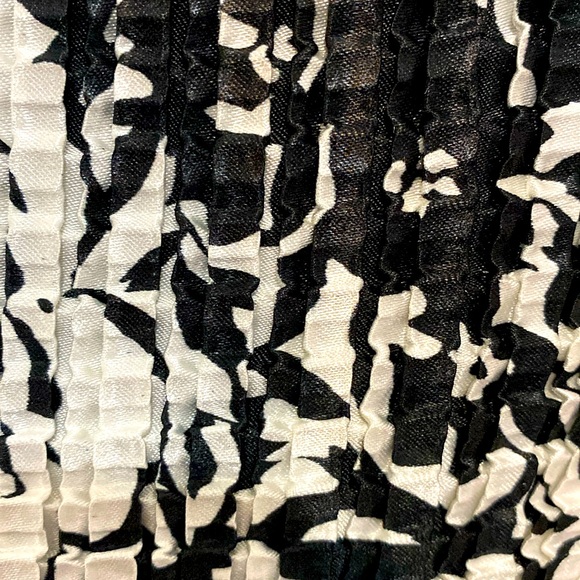 George satin black/white tank top - Size medium - Picture 6 of 9